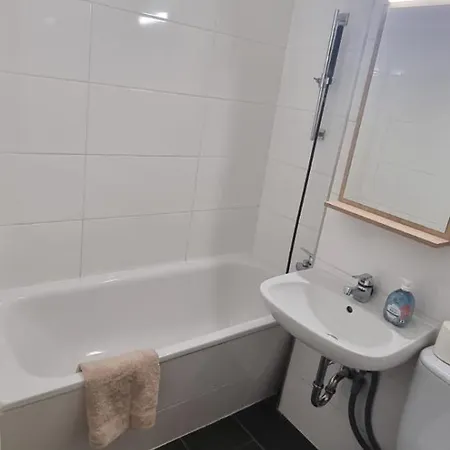 Guenstiges Dachgeschoss An Der Messe