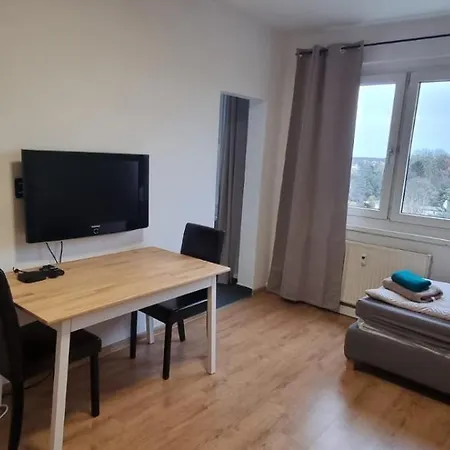 Guenstiges Dachgeschoss An Der Messe Apartment Leipzig